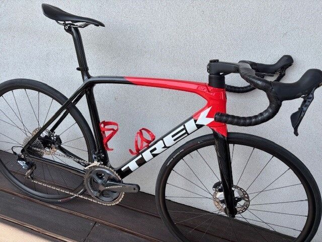 TREK Emonda SL 6 Disc Pro Trek Black/Radioactive Red