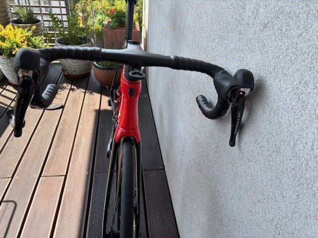 TREK Emonda SL 6 Disc Pro Trek Black/Radioactive Red