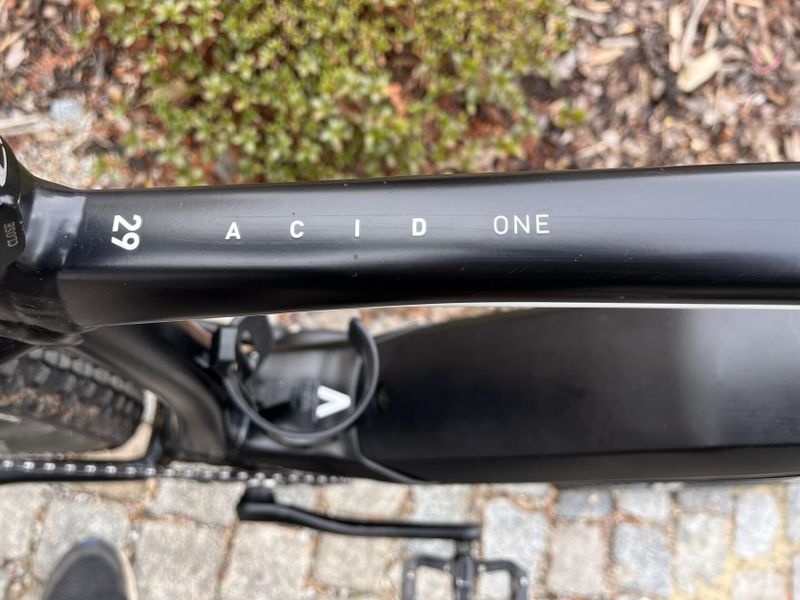 Prodám horské Elektrokola CUBE Acid