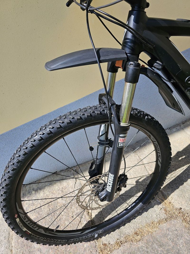 PRODEJ horského elm kola Specialized ZE ZDRAVOTNÍCH DŮVODŮ