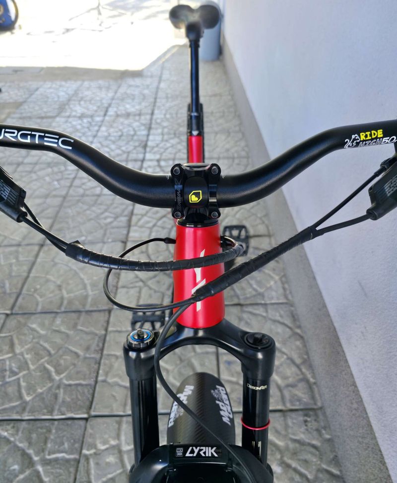 Horské kolo YT Capra CF Pro Carbon 29″
