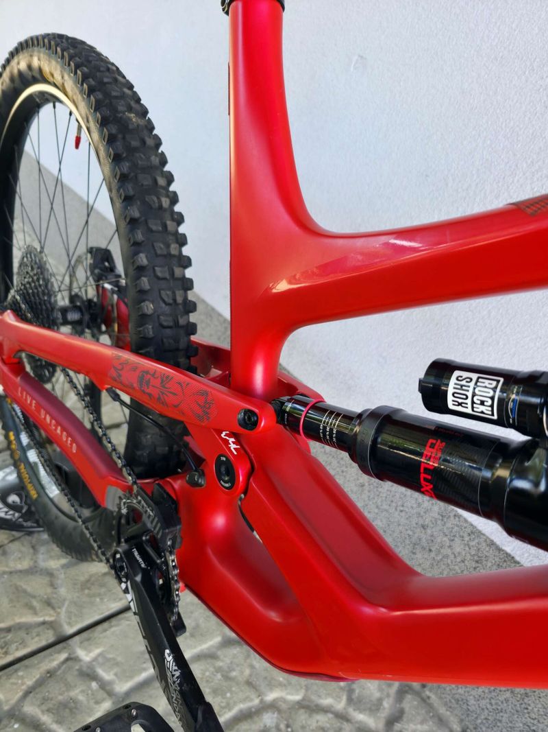 Horské kolo YT Capra CF Pro Carbon 29″