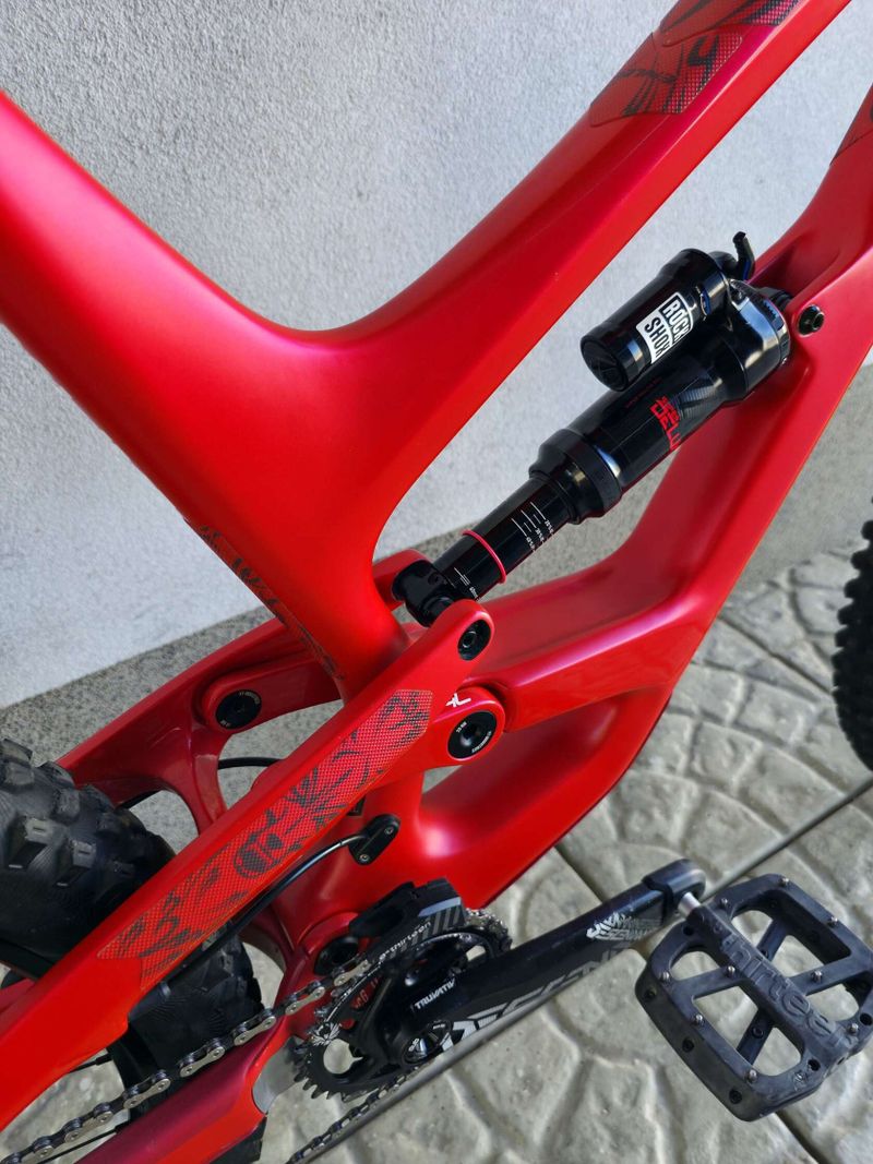 Horské kolo YT Capra CF Pro Carbon 29″