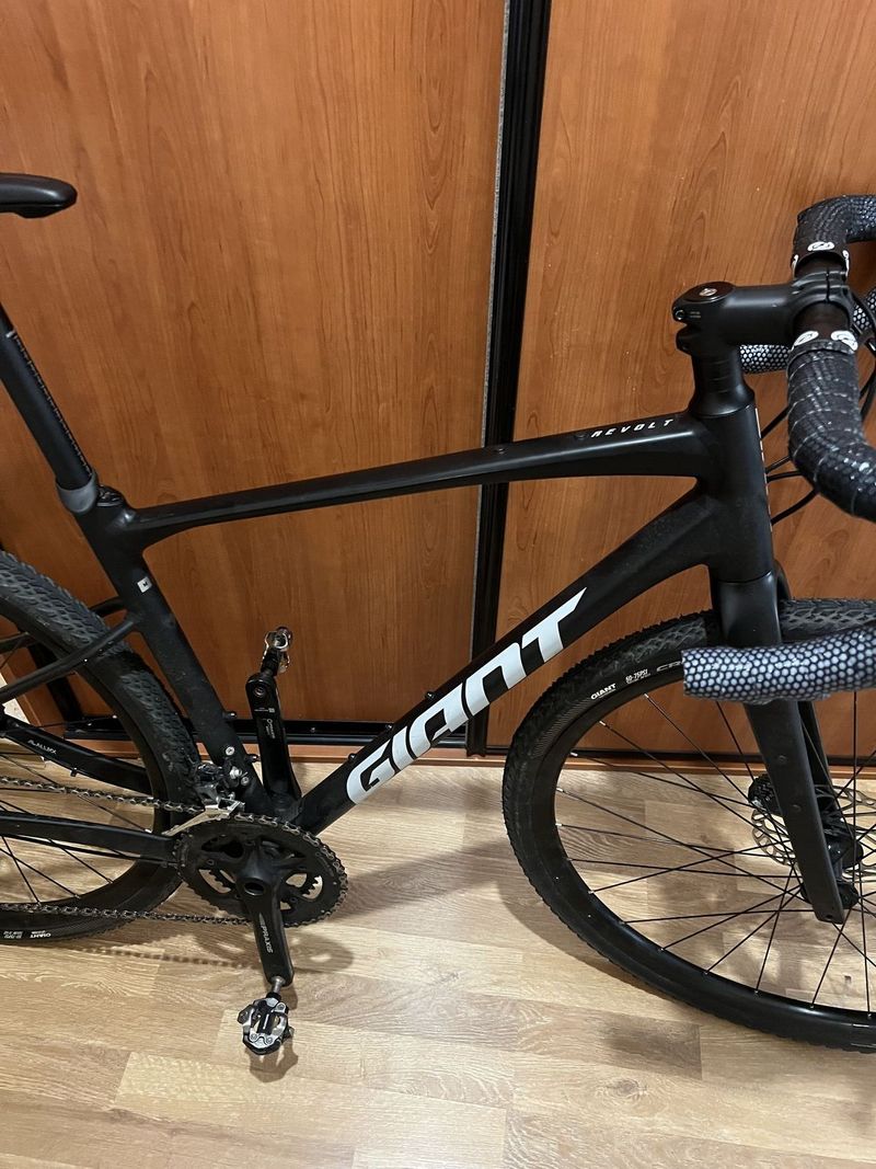 Giant Revolt 0 2023 M