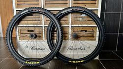 Zapletená kola 29” Bontrager line 30 comp + pneu Maxxis Assegai, Maxxis Dissector