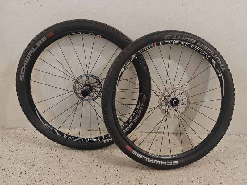 DT Swiss 27,5", 1469g, gravel osy