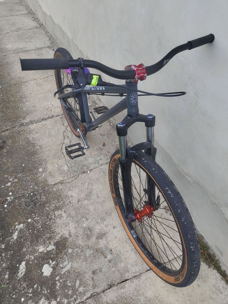 Dirt jump kolo