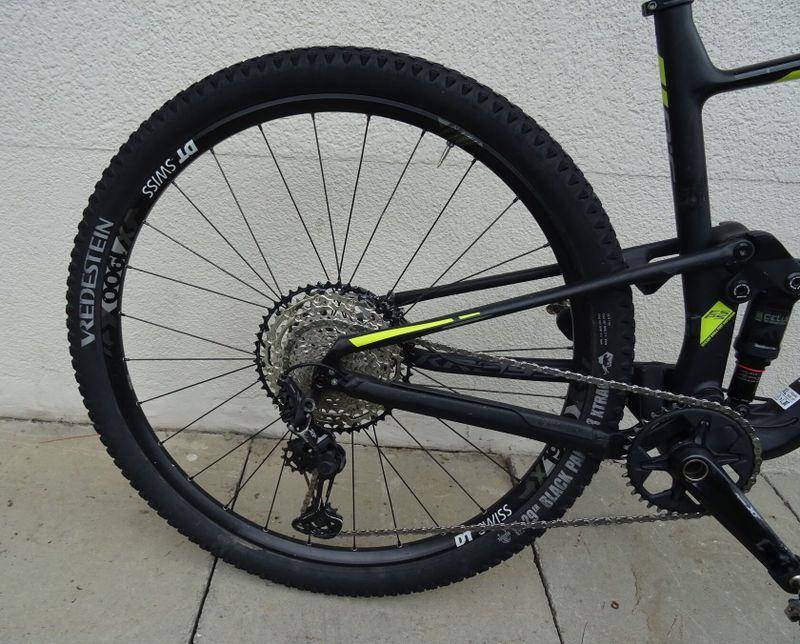 Kross Earth 3.0, vel. XL, karbon