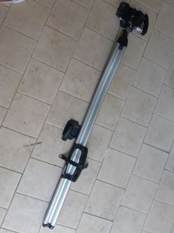 Prodám nevyužitý střešní nosič Thule ProRide 561, PC 3.400 Kč, cena 1.990 Kč.