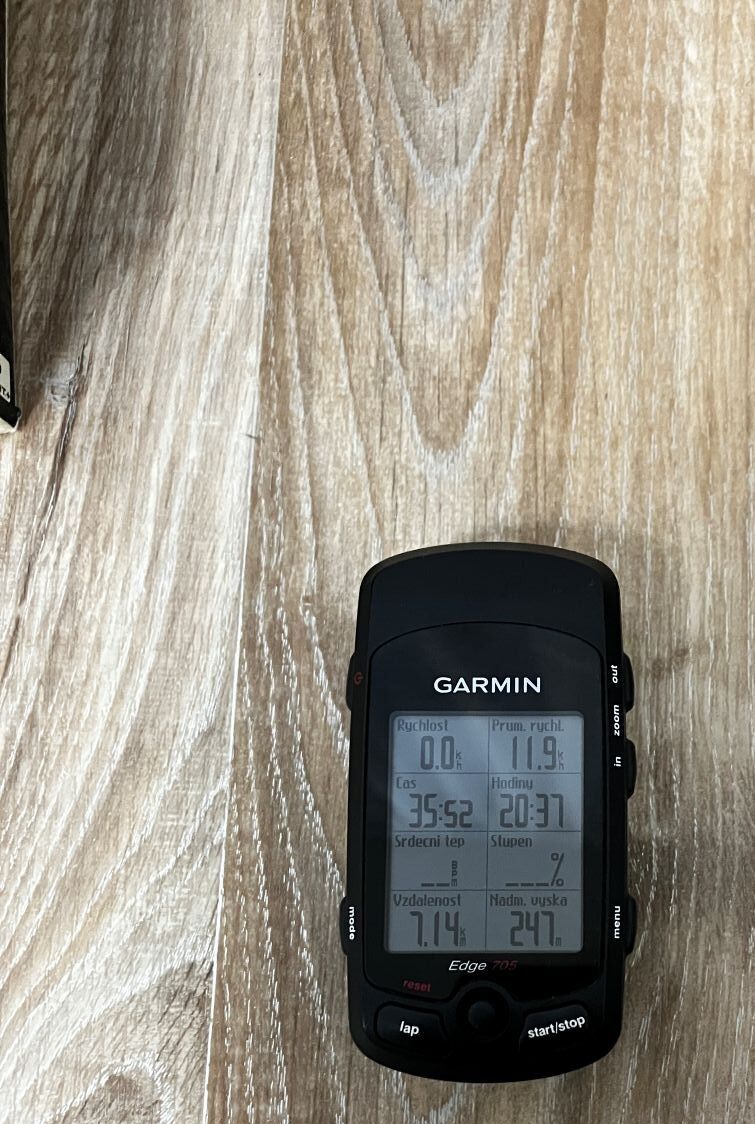 SLEVA - Garmin Edge 705 + 3x držáky na Garmin + 2x hrudní pásy