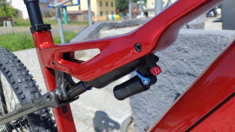 KTM elektrokolo Macina Chacana Pro LTD Chrome Red - NOVÉ - vel. M, L a XL