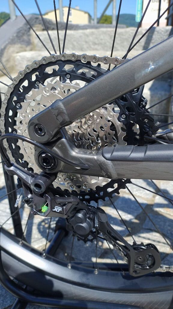 KTM elektrokolo Macina Chacana Pro LTD Chrome Red - NOVÉ - vel. M, L a XL