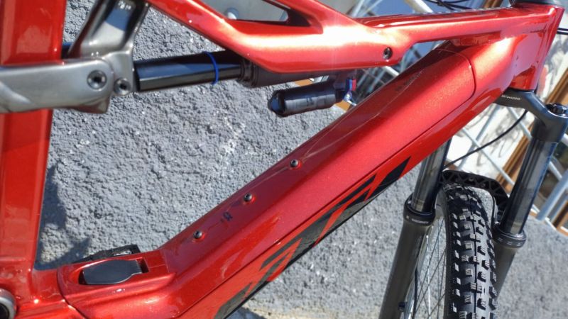 KTM elektrokolo Macina Chacana Pro LTD Chrome Red - NOVÉ - vel. M, L a XL