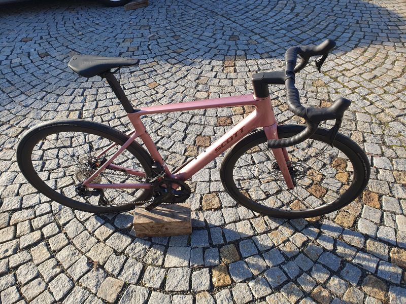 SCOTT ADDICT RC 30 vel.M modelový rok 2025 KOUPENO NOVÉ V ČR záruka výrobce do 05/2027