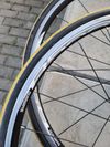 Hliníková silniční kola na ráfkové brzdy Shimano WH-R500