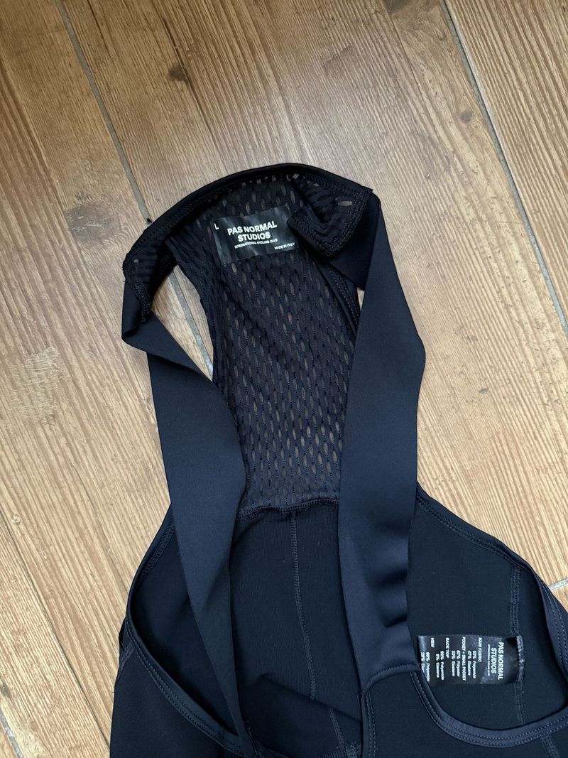 Gravel dres+kraťasy Pas Normal Studios Escapism bundle L. 