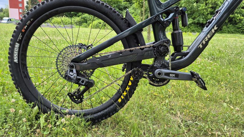 Trek Slash 6 generace 9.8 gx axs