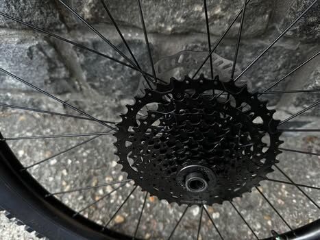 Zapletená kola Specialized 24” nová