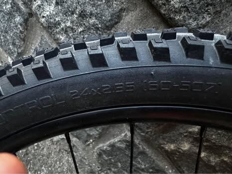 Zapletená kola Specialized 24” nová