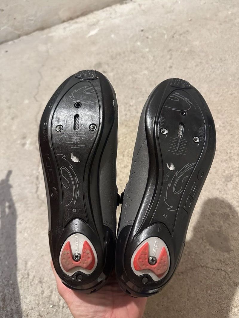 Sidi velikost 42,5