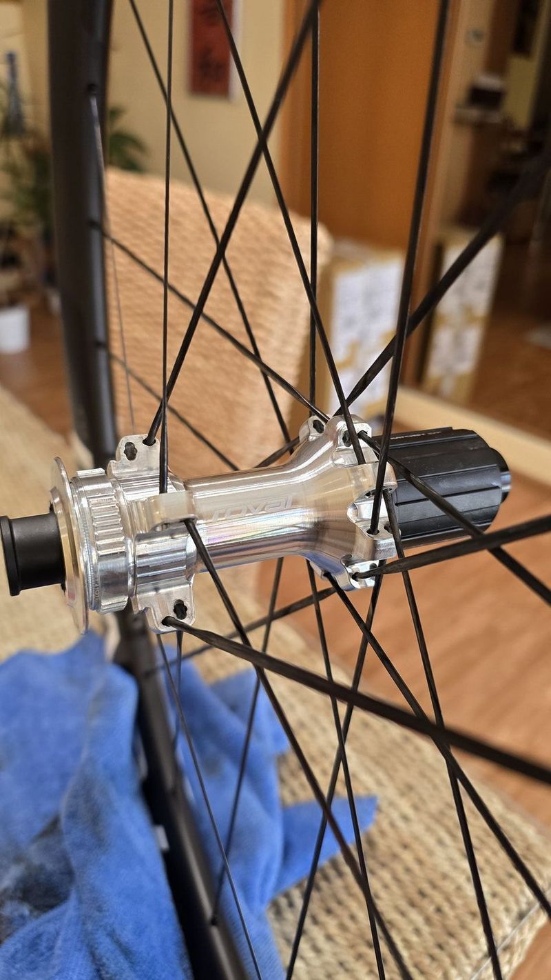 Karbonové výplety Roval Rapide CLX II Limited Edition - 1390g