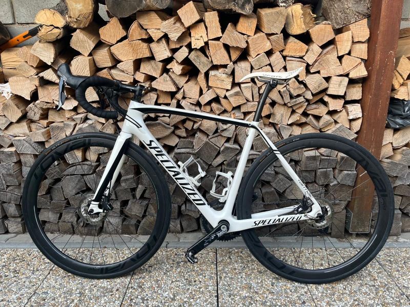 Silnicni kolo Specialized 54