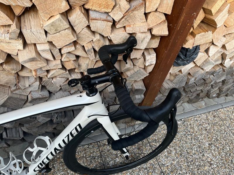 Silnicni kolo Specialized 54