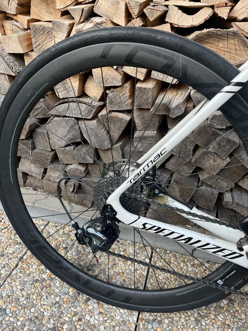 Silnicni kolo Specialized 54