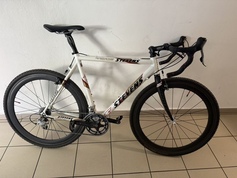 Gravel - Cyklokrosové kolo STEVENS váha 6,8kg