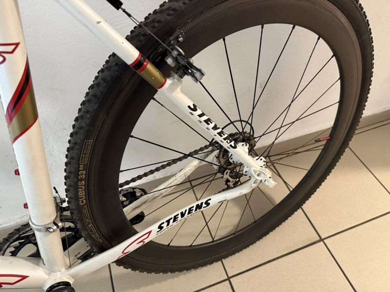 Gravel - Cyklokrosové kolo STEVENS váha 6,8kg