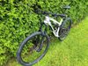 RockMachine Blizzard XCM 70-29″ L | 2023 | Wattmetr INPEAK – TOP stav, VÝBAVA navíc!