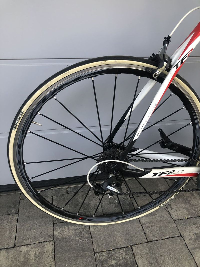 Nepoužívané karbonové kolo Fondriest