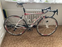 KARBONOVÉ silniční kolo značky Pinarello (DOGMA), rám 51 