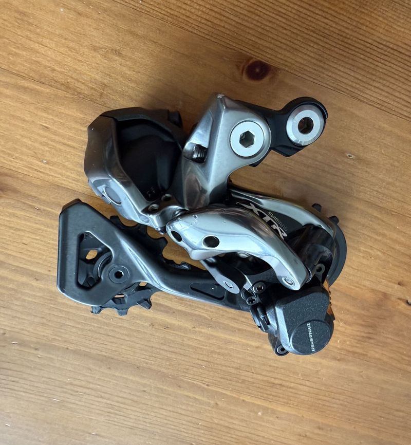 Přehazovačka Shimano XTR Di2 RD-M9050 SGS