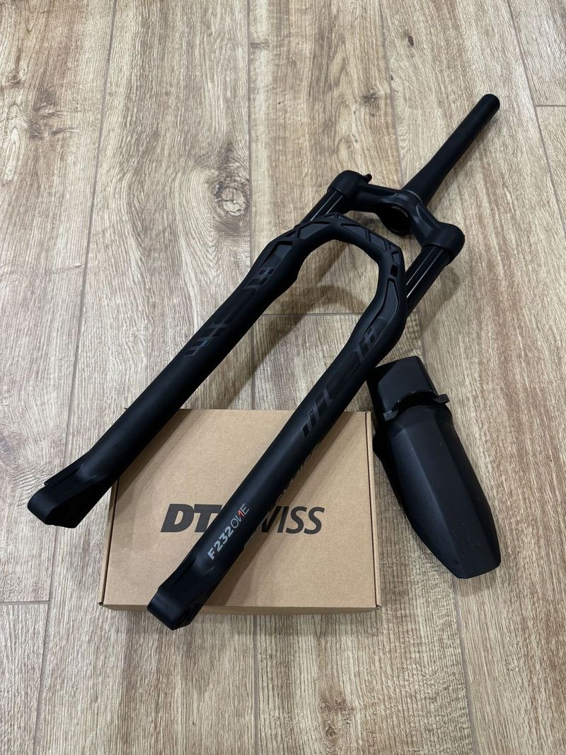 Vidlice DT Swiss F232 One 29" 100mm + páčka - Nova