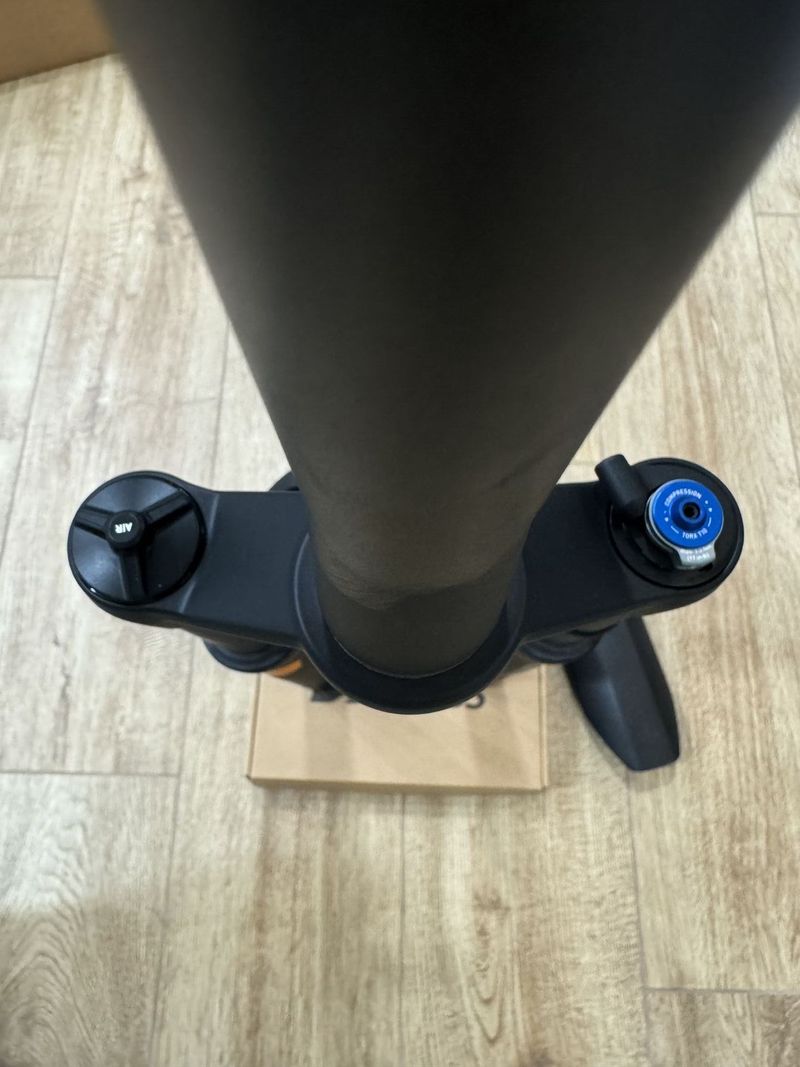 Vidlice DT Swiss F232 One 29" 100mm + páčka - Nova