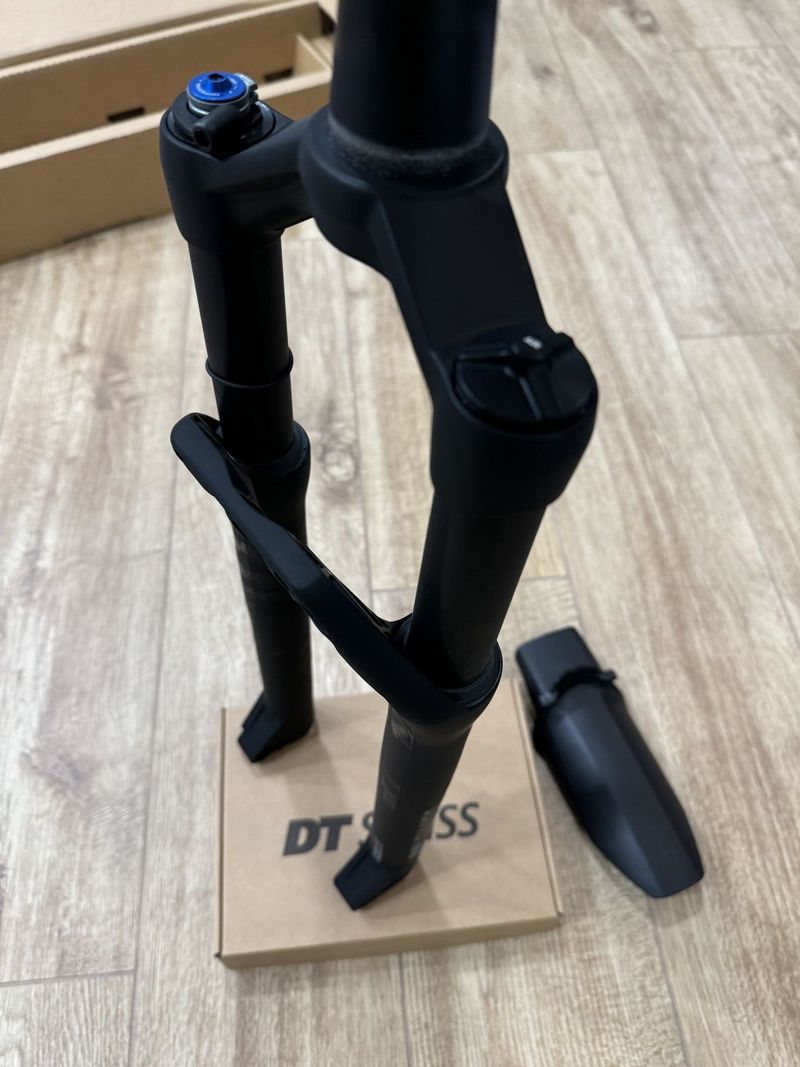 Vidlice DT Swiss F232 One 29" 100mm + páčka - Nova