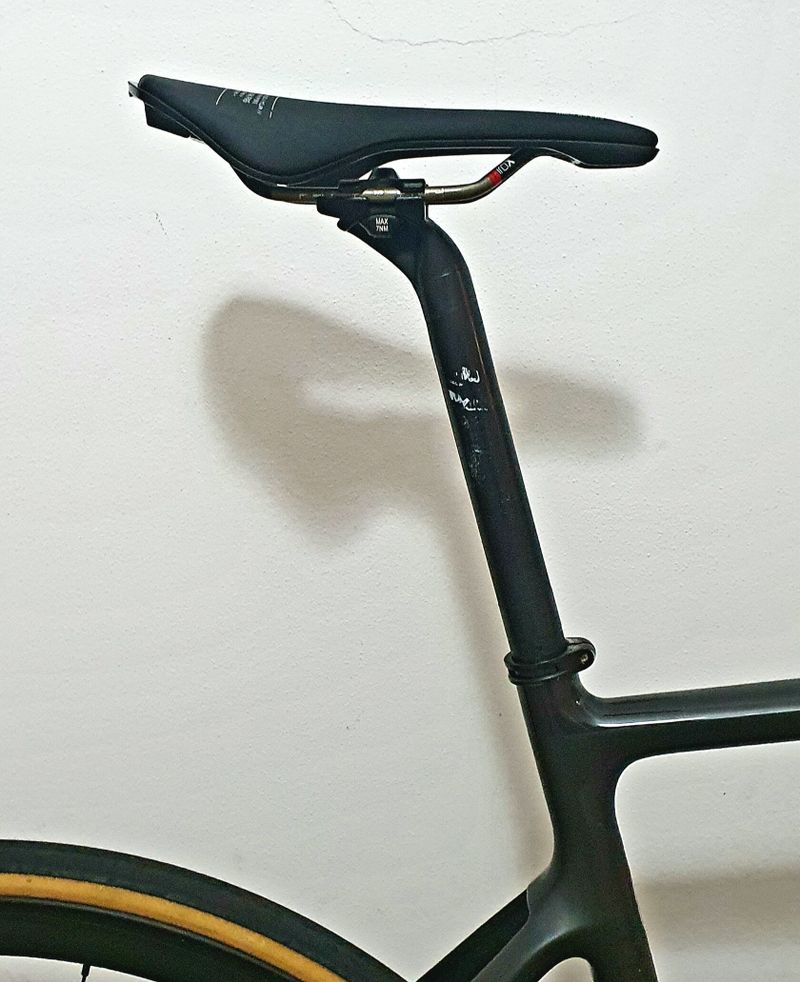 Sedlo Prologo nago r4 pas tirox, 137mm