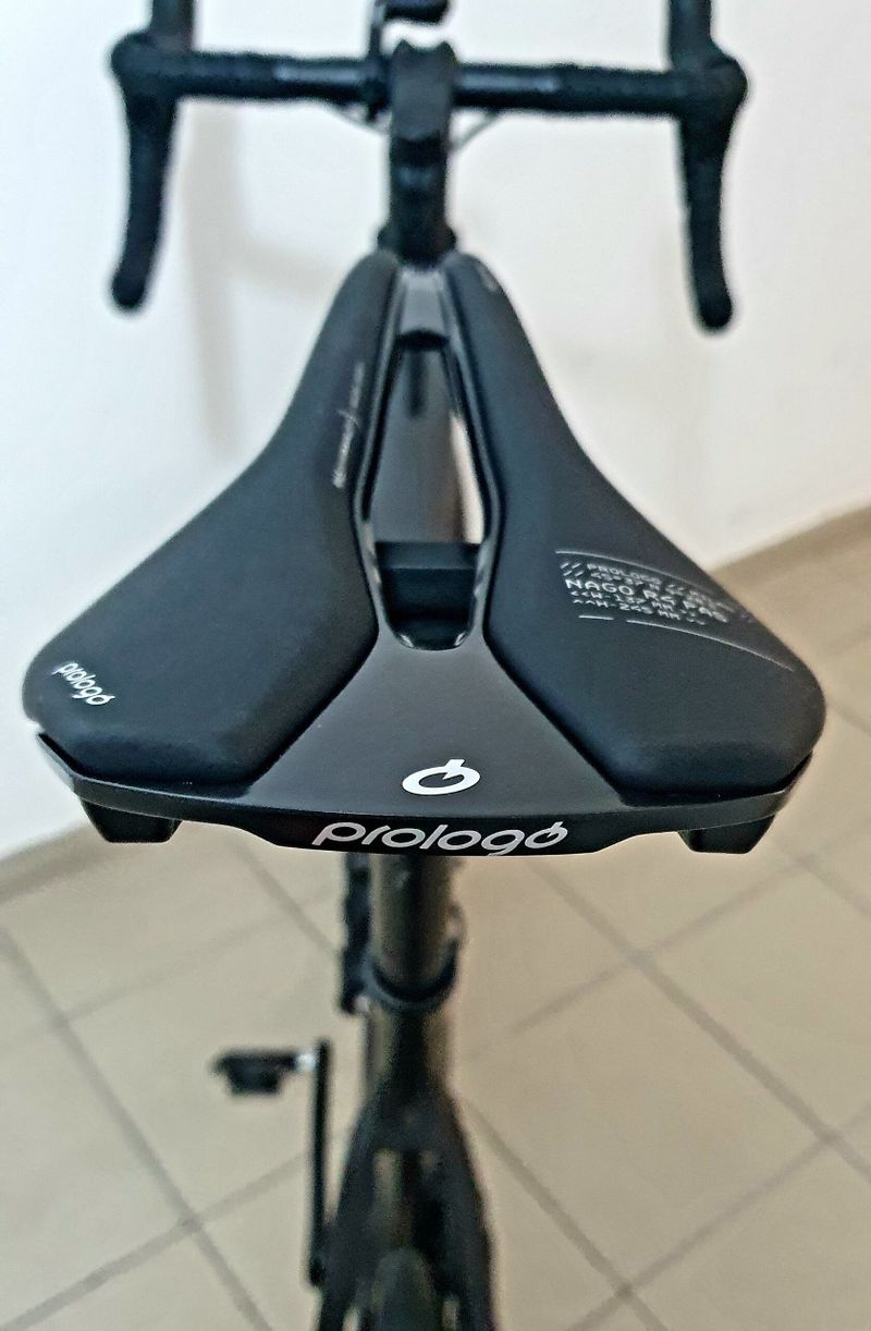 Sedlo Prologo nago r4 pas tirox, 137mm