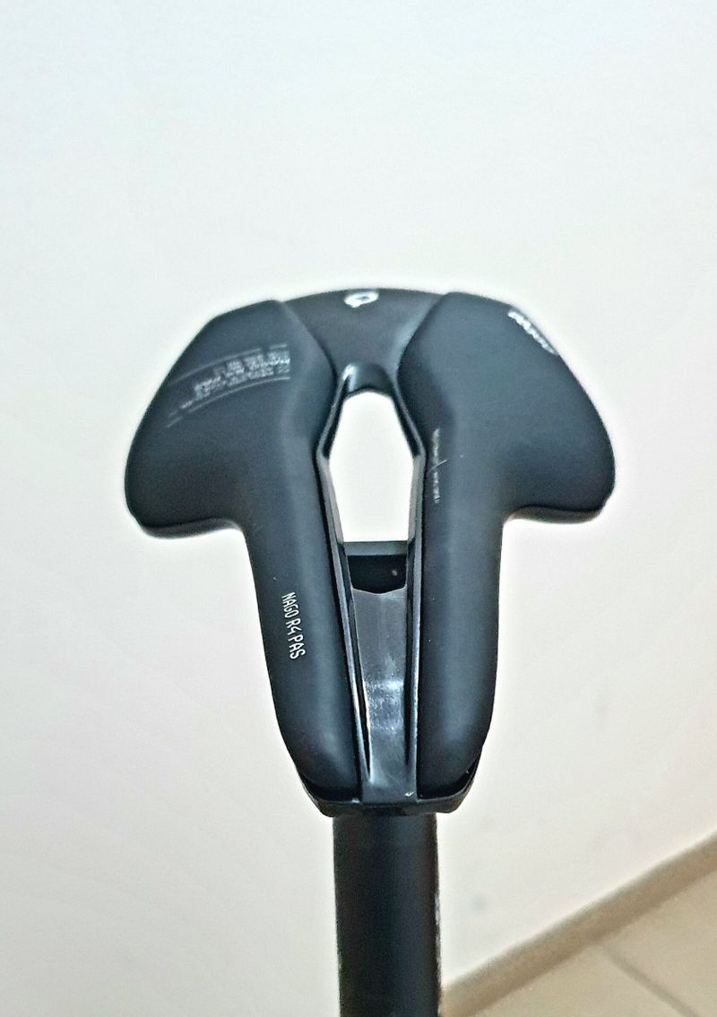 Sedlo Prologo nago r4 pas tirox, 137mm