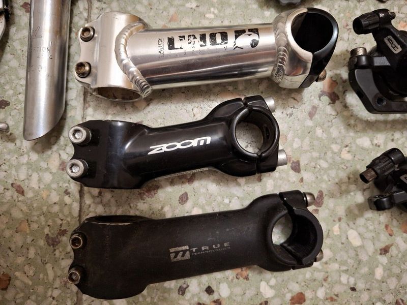 Mechhanické brzdy Tektro, páky V-brake + řazení Acera