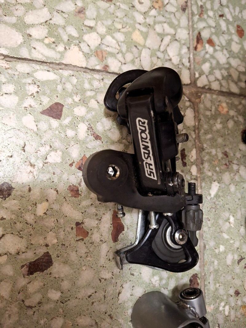 Mechhanické brzdy Tektro, páky V-brake + řazení Acera