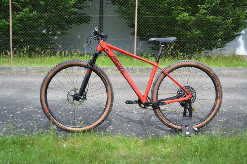 Radon Jealous AL (18") 10,4 kg Stav nového kola