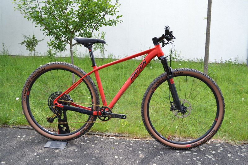 Radon Jealous AL (18") 10,4 kg Stav nového kola