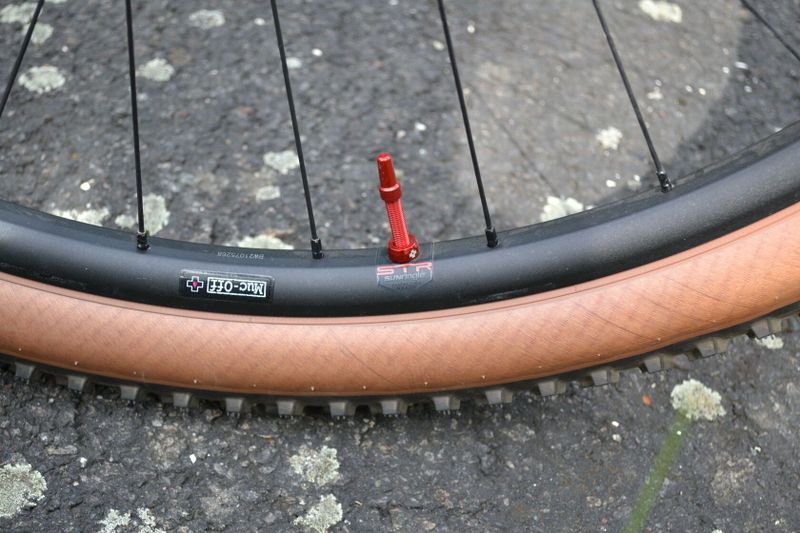 Radon Jealous AL (18") 10,4 kg Stav nového kola