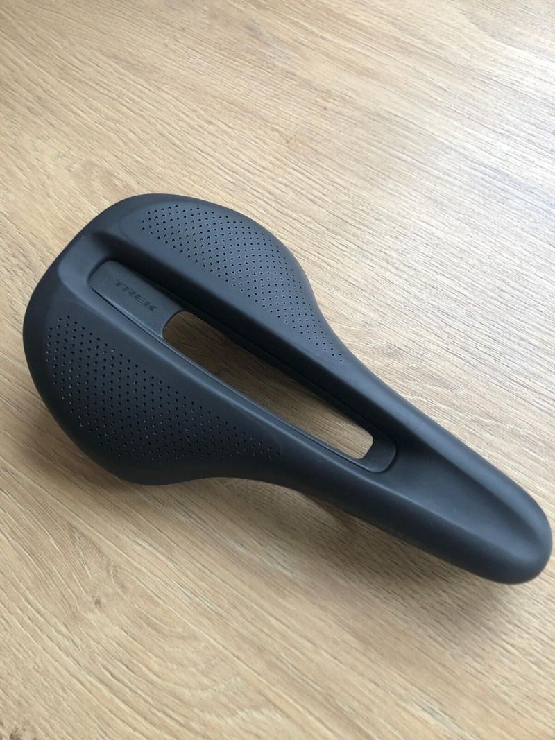 Sedlo TREK Verse Elite 145mm