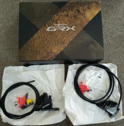 Třmeny 2x GRX BR-RX810 flat mount NOVÉ