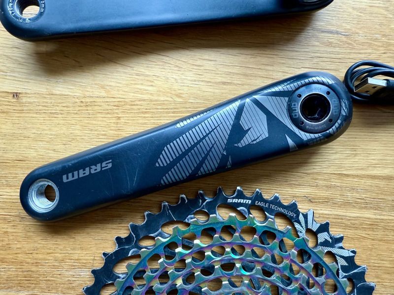 Komponenty na kolo Sram XX1, X01 AXS a Fox