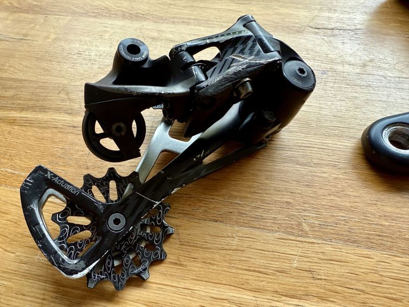 Komponenty na kolo Sram XX1, X01 AXS a Fox