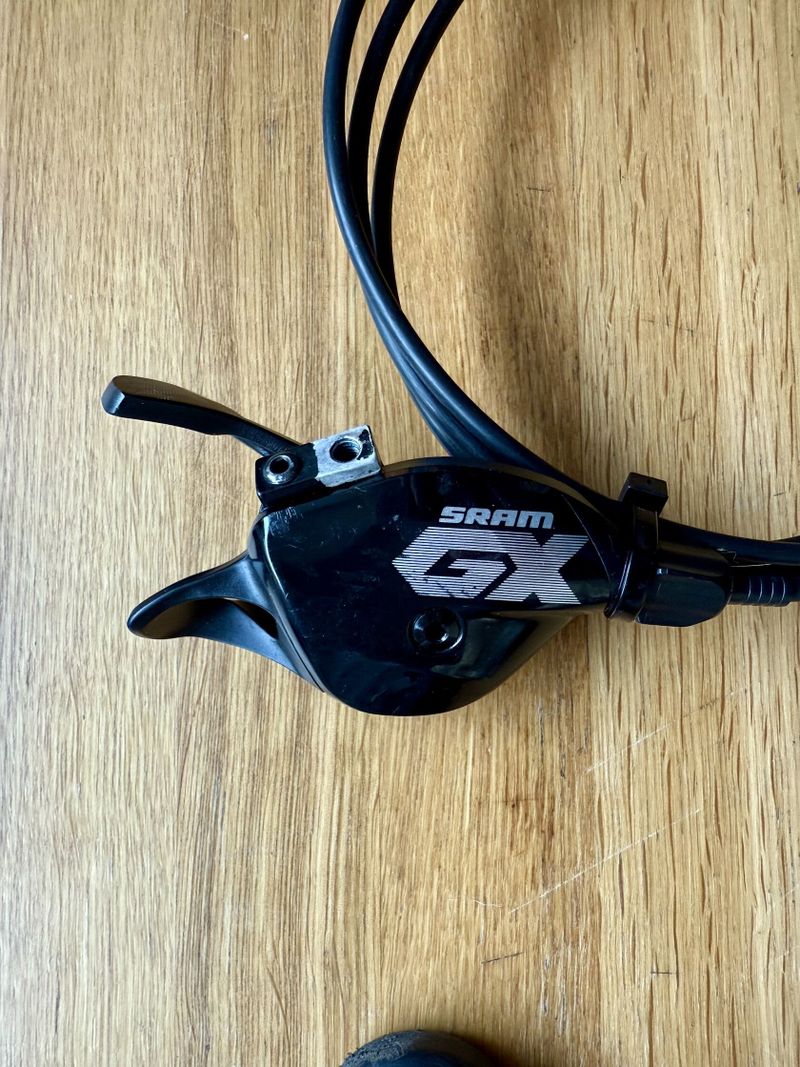 Komponenty na kolo Sram XX1, X01 AXS a Fox